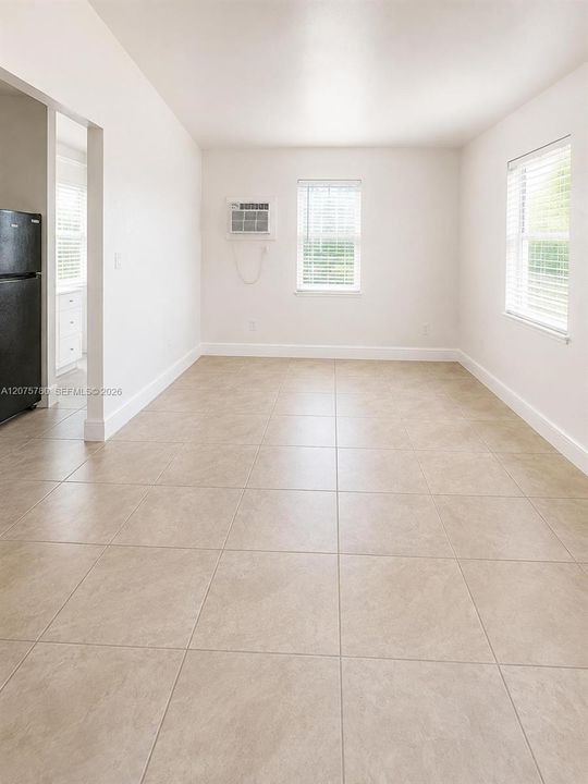 For Rent: $1,600 (1 beds, 1 baths, 1462 Square Feet)