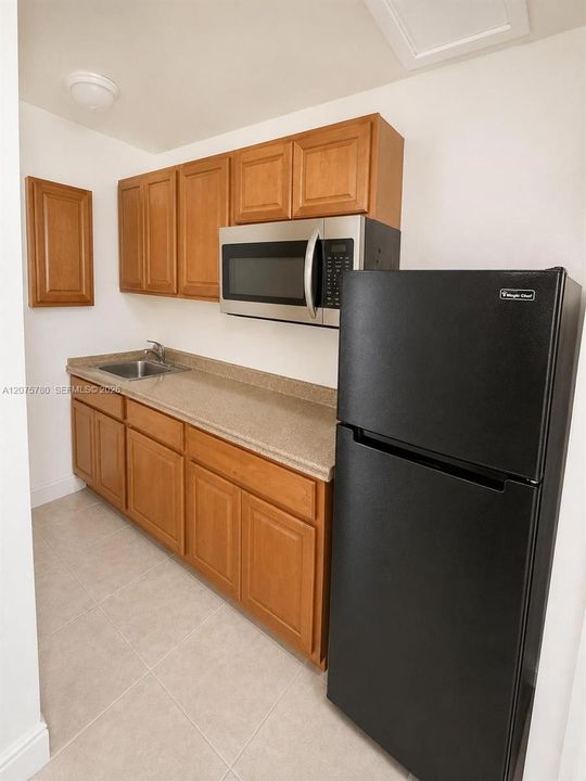 For Rent: $1,600 (1 beds, 1 baths, 1462 Square Feet)