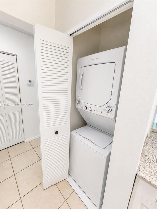 In/Unit Washer & Dryer