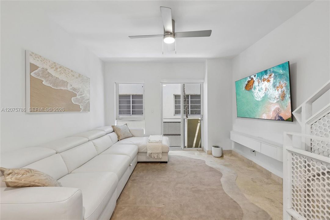 For Rent: $4,500 (2 beds, 1 baths, 1100 Square Feet)