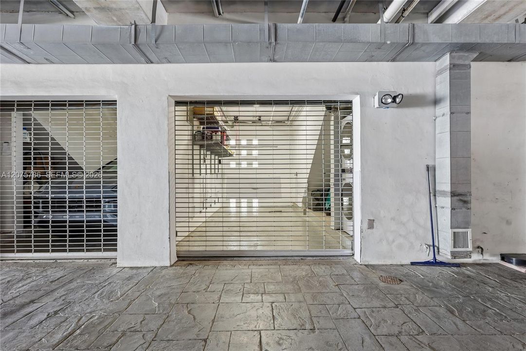 For Rent: $4,500 (2 beds, 1 baths, 1100 Square Feet)