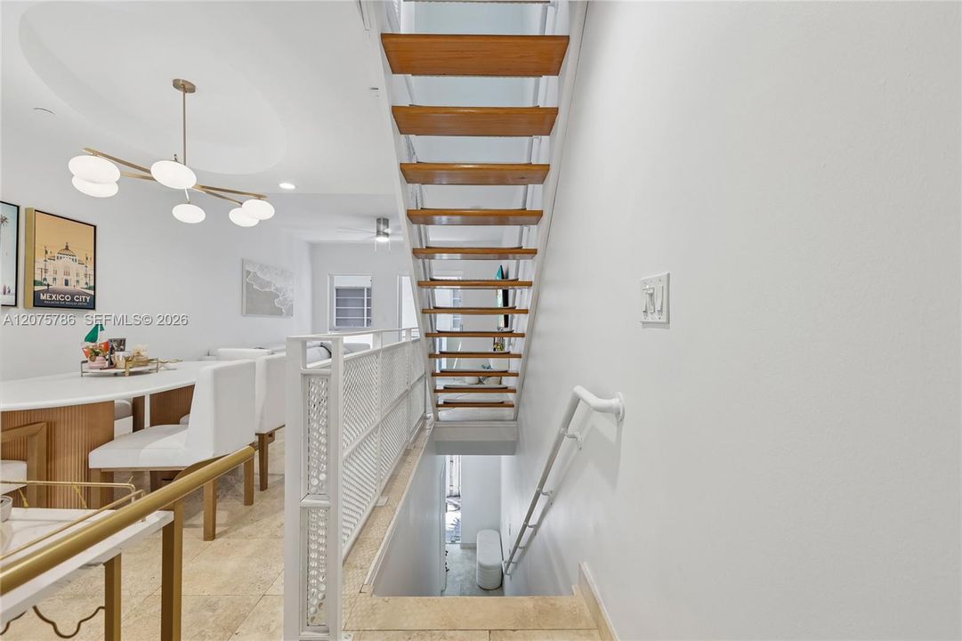 For Rent: $4,500 (2 beds, 1 baths, 1100 Square Feet)