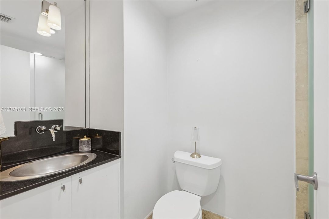 For Rent: $4,500 (2 beds, 1 baths, 1100 Square Feet)