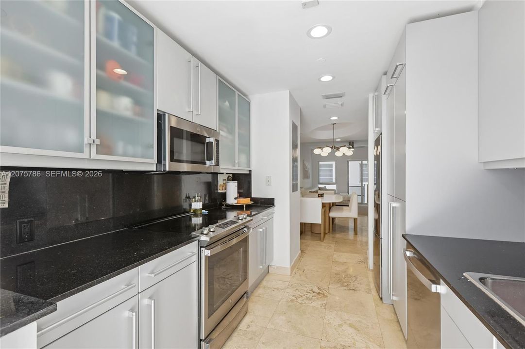 For Rent: $4,500 (2 beds, 1 baths, 1100 Square Feet)