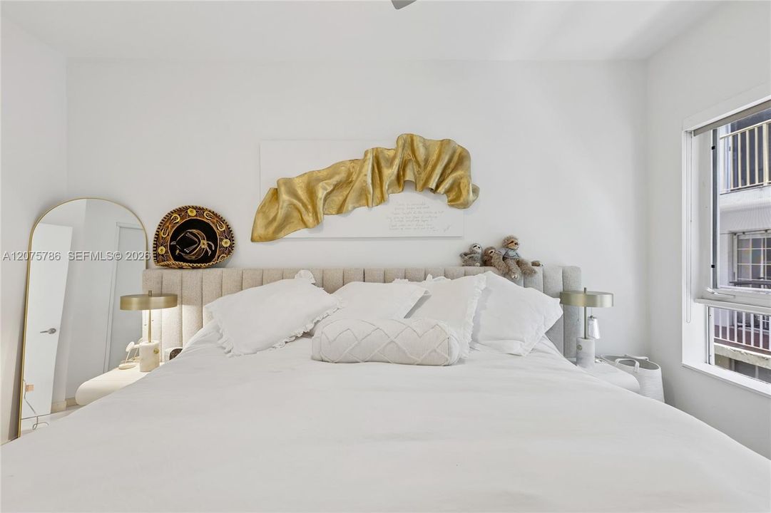 For Rent: $4,500 (2 beds, 1 baths, 1100 Square Feet)