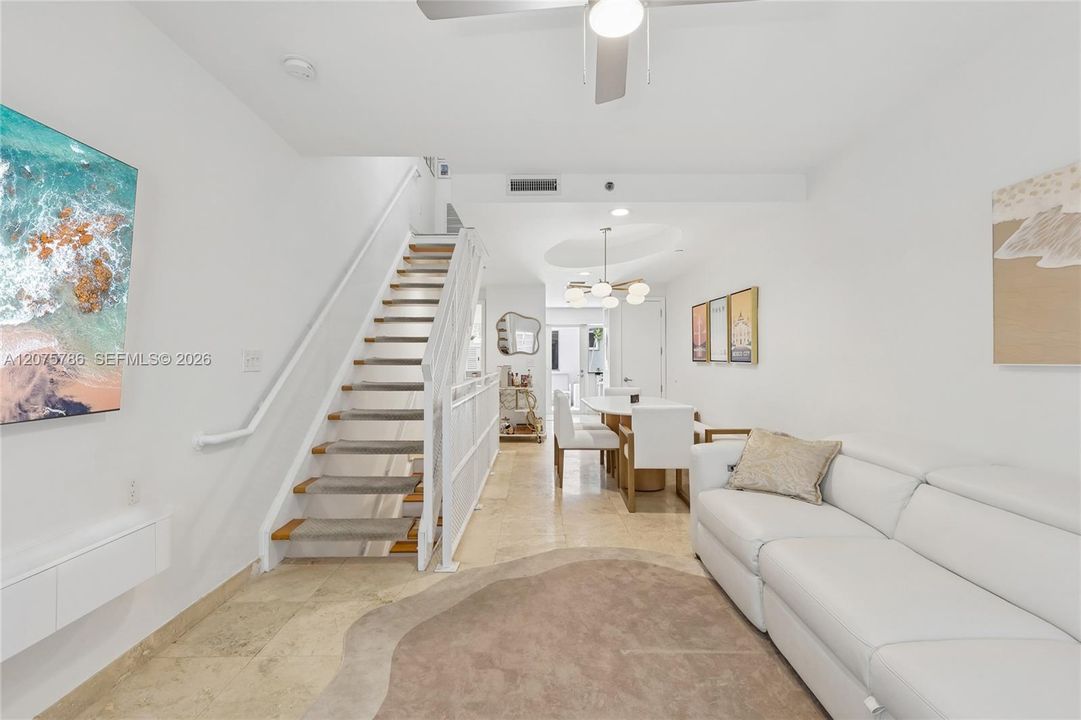 For Rent: $4,500 (2 beds, 1 baths, 1100 Square Feet)
