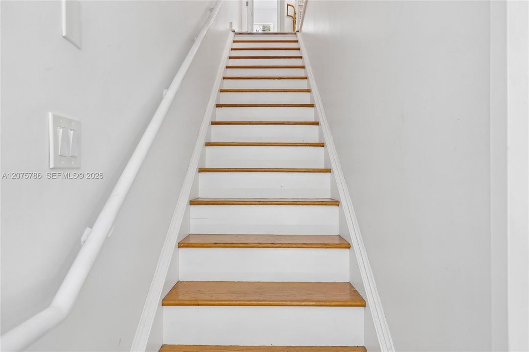For Rent: $4,500 (2 beds, 1 baths, 1100 Square Feet)