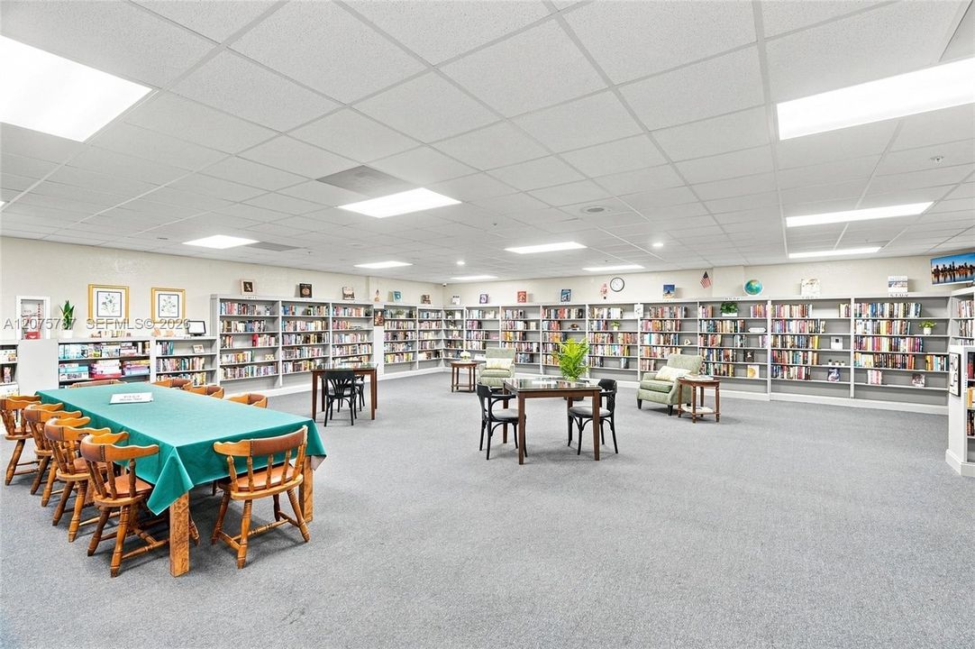 На продажу: $374,999 (2 спален, 2 ванн, 1438 Квадратных фут)