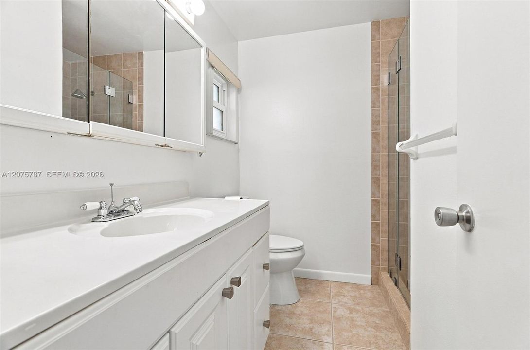 На продажу: $374,999 (2 спален, 2 ванн, 1438 Квадратных фут)