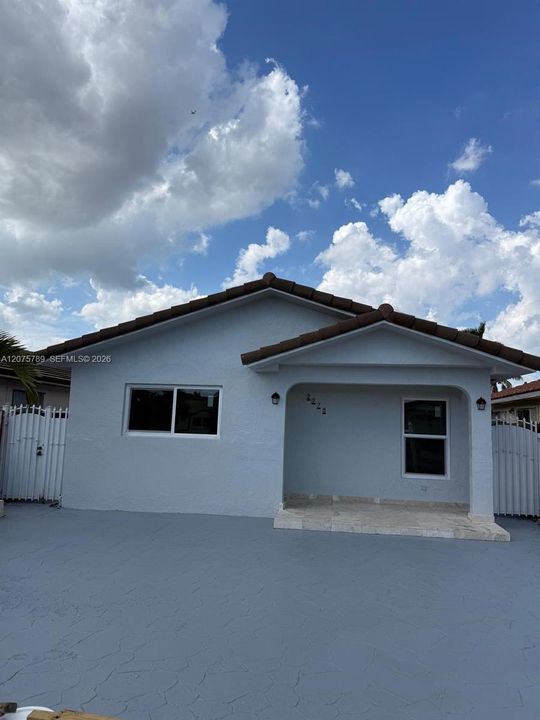 For Rent: $3,500 (3 beds, 2 baths, 1398 Square Feet)