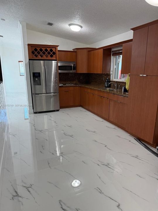 For Rent: $3,500 (3 beds, 2 baths, 1398 Square Feet)