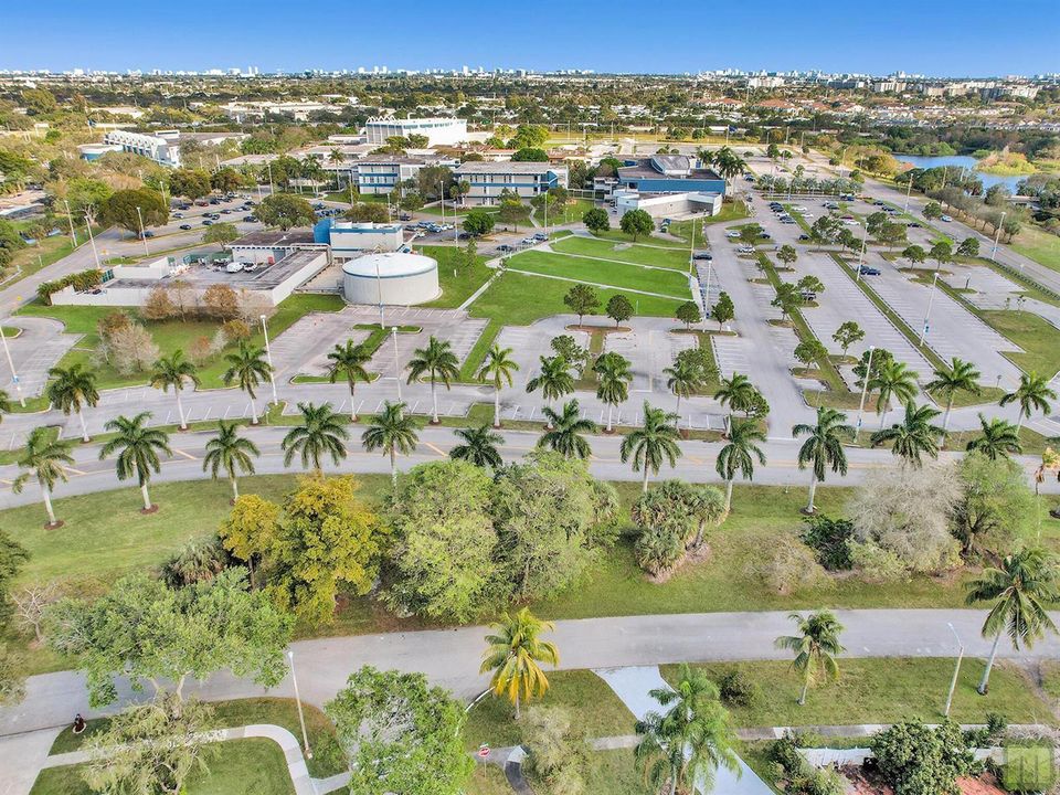 310 Broward College