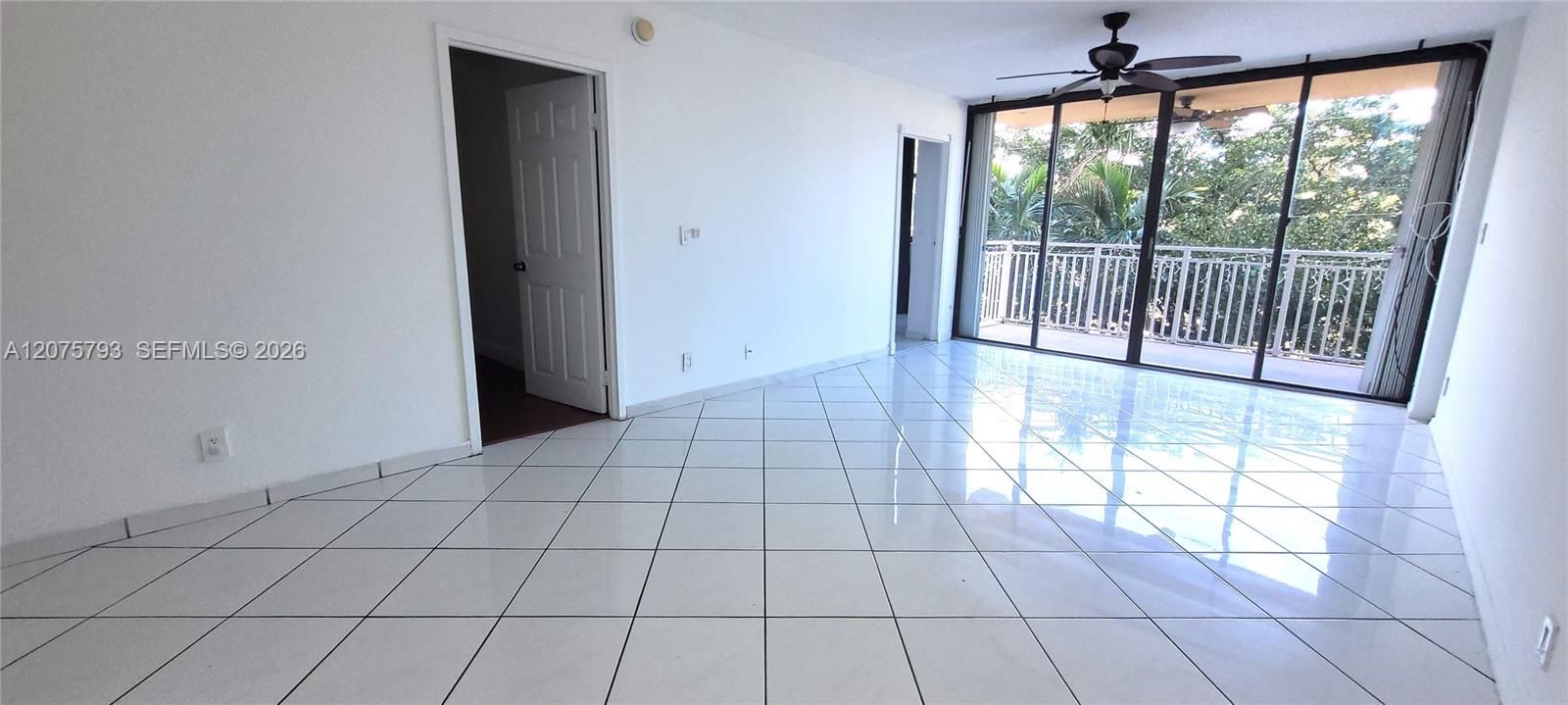 For Rent: $1,900 (2 beds, 1 baths, 720 Square Feet)