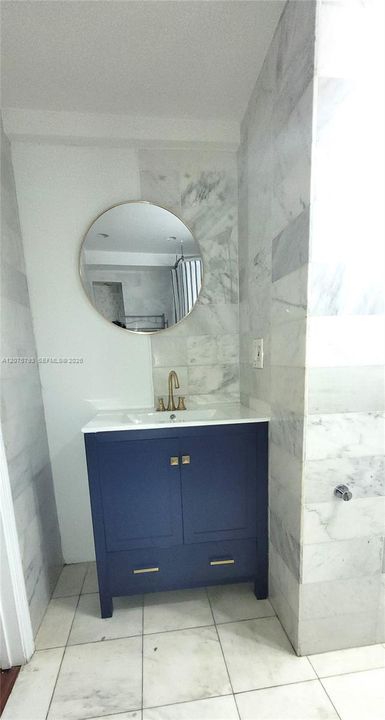 For Rent: $1,900 (2 beds, 1 baths, 720 Square Feet)