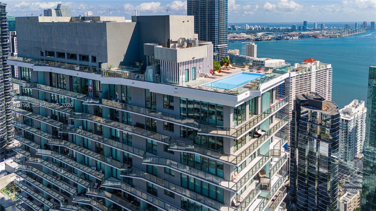 На продажу: $3,300,000 (4 спален, 3 ванн, 2010 Квадратных фут)