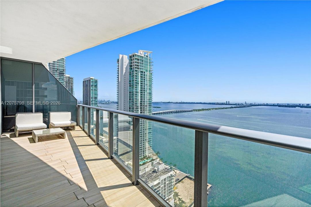 En Venta: $1,349,000 (3 camas, 2 baños, 1395 Pies cuadrados)