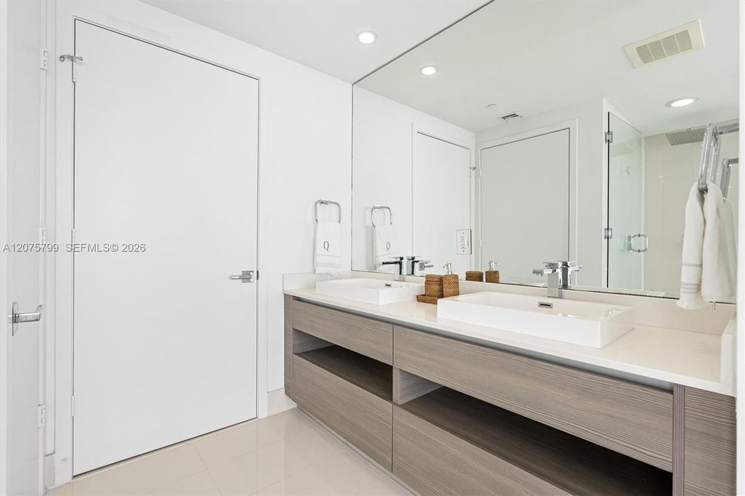 For Rent: $8,700 (3 beds, 2 baths, 1395 Square Feet)