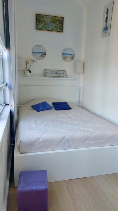 2nd bedroom