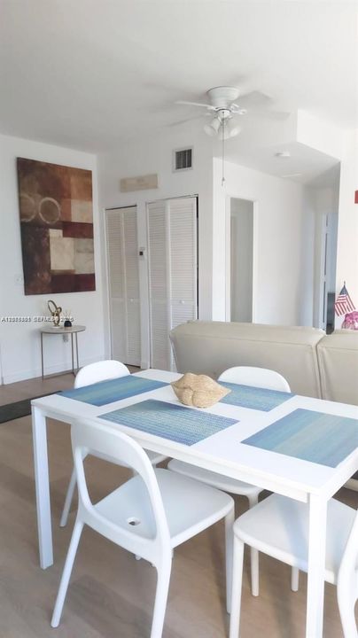 For Rent: $2,450 (2 beds, 1 baths, 673 Square Feet)