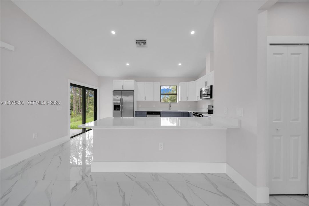Vendido Recientemente: $259,900 (3 camas, 2 baños, 1094 Pies cuadrados)