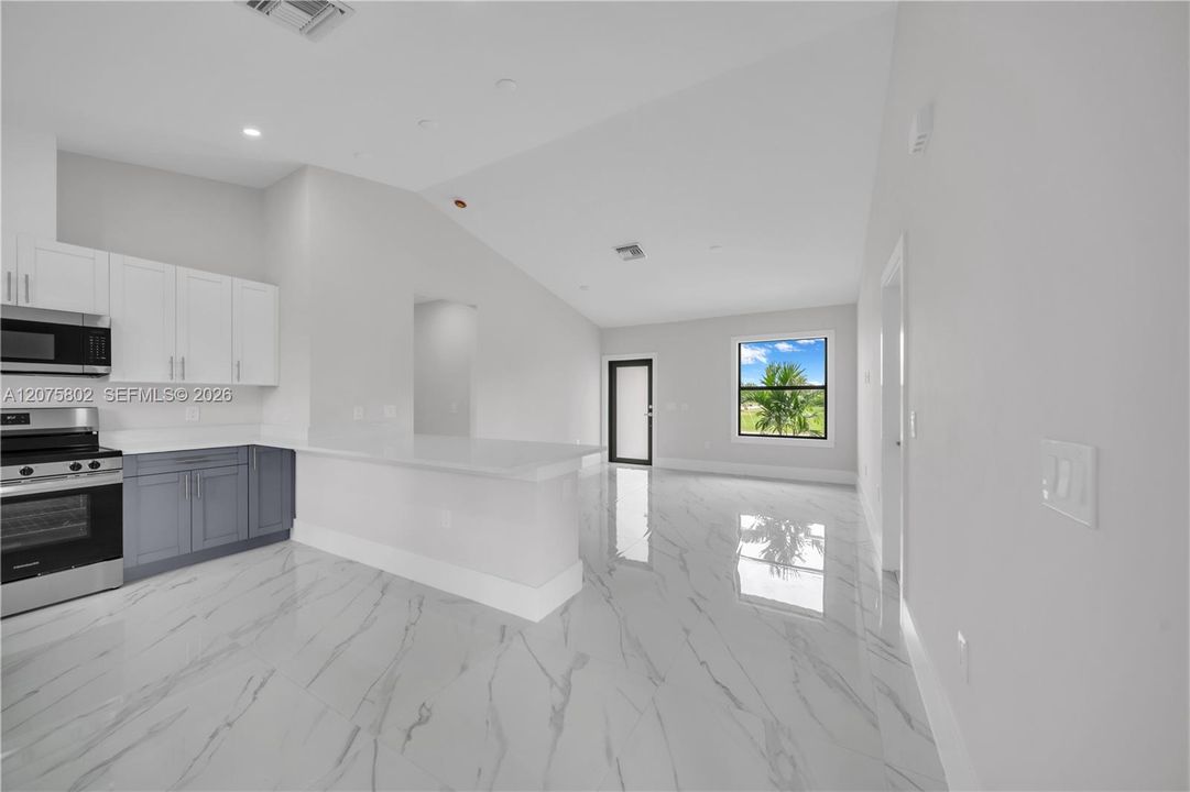 Vendido Recientemente: $259,900 (3 camas, 2 baños, 1094 Pies cuadrados)