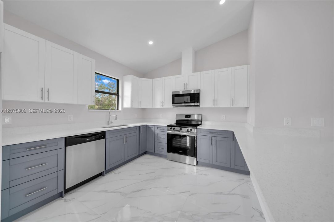 Vendido Recientemente: $259,900 (3 camas, 2 baños, 1094 Pies cuadrados)