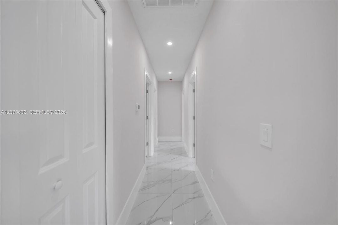 Vendido Recientemente: $259,900 (3 camas, 2 baños, 1094 Pies cuadrados)