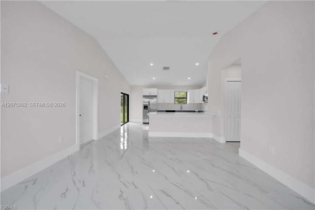 Vendido Recientemente: $259,900 (3 camas, 2 baños, 1094 Pies cuadrados)