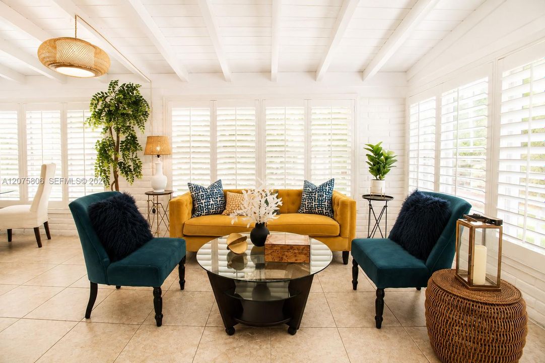 For Rent: $4,200 (4 beds, 2 baths, 2324 Square Feet)