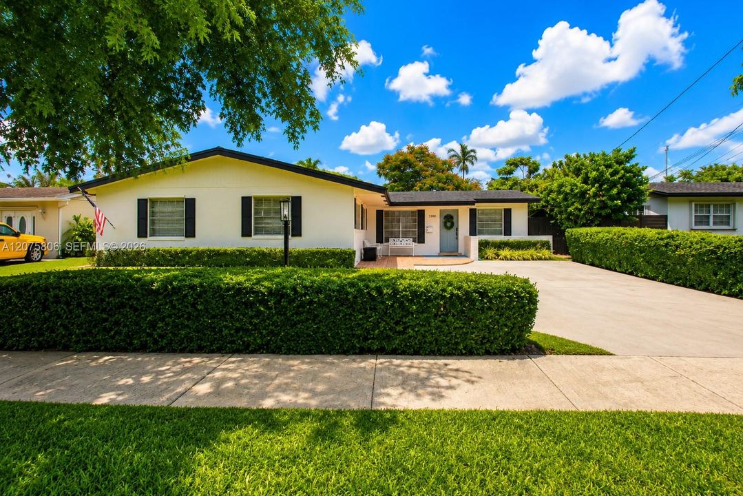 For Rent: $4,200 (4 beds, 2 baths, 2324 Square Feet)