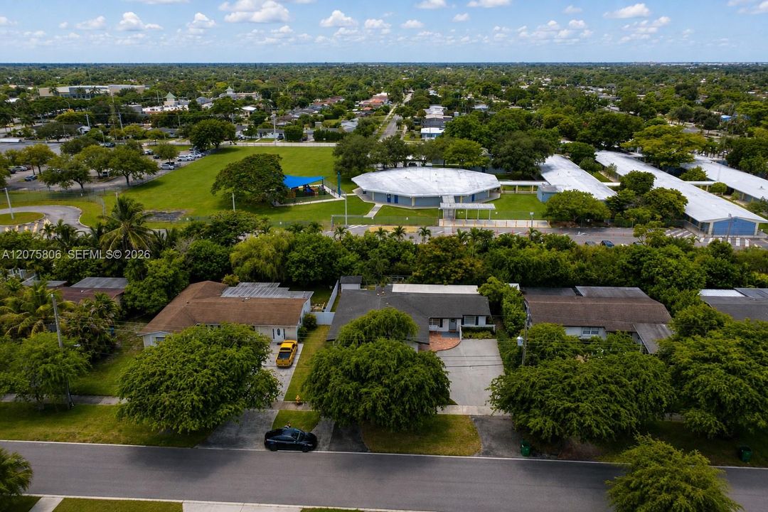 For Rent: $4,200 (4 beds, 2 baths, 2324 Square Feet)