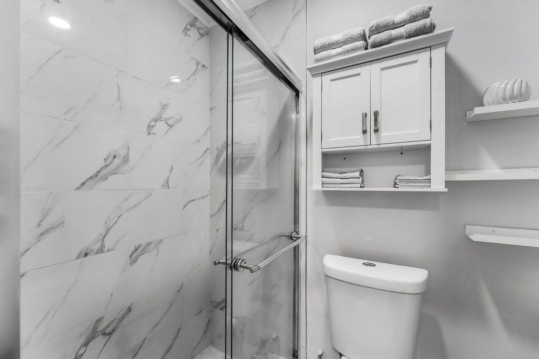 Guest Suite Bath