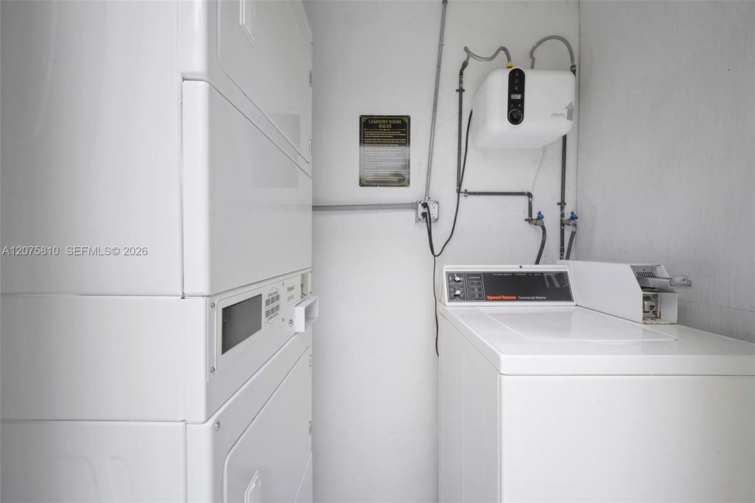 For Rent: $1,900 (1 beds, 1 baths, 730 Square Feet)