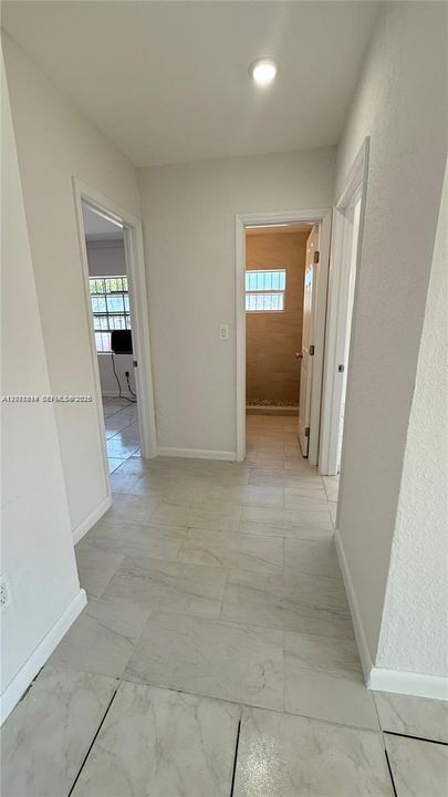 For Rent: $2,500 (2 beds, 1 baths, 950 Square Feet)
