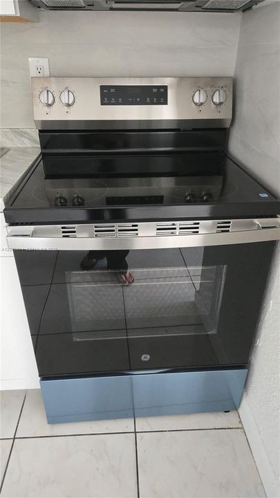 For Rent: $2,500 (2 beds, 1 baths, 950 Square Feet)