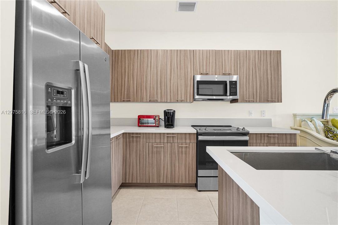 En Venta: $322,000 (1 camas, 1 baños, 738 Pies cuadrados)