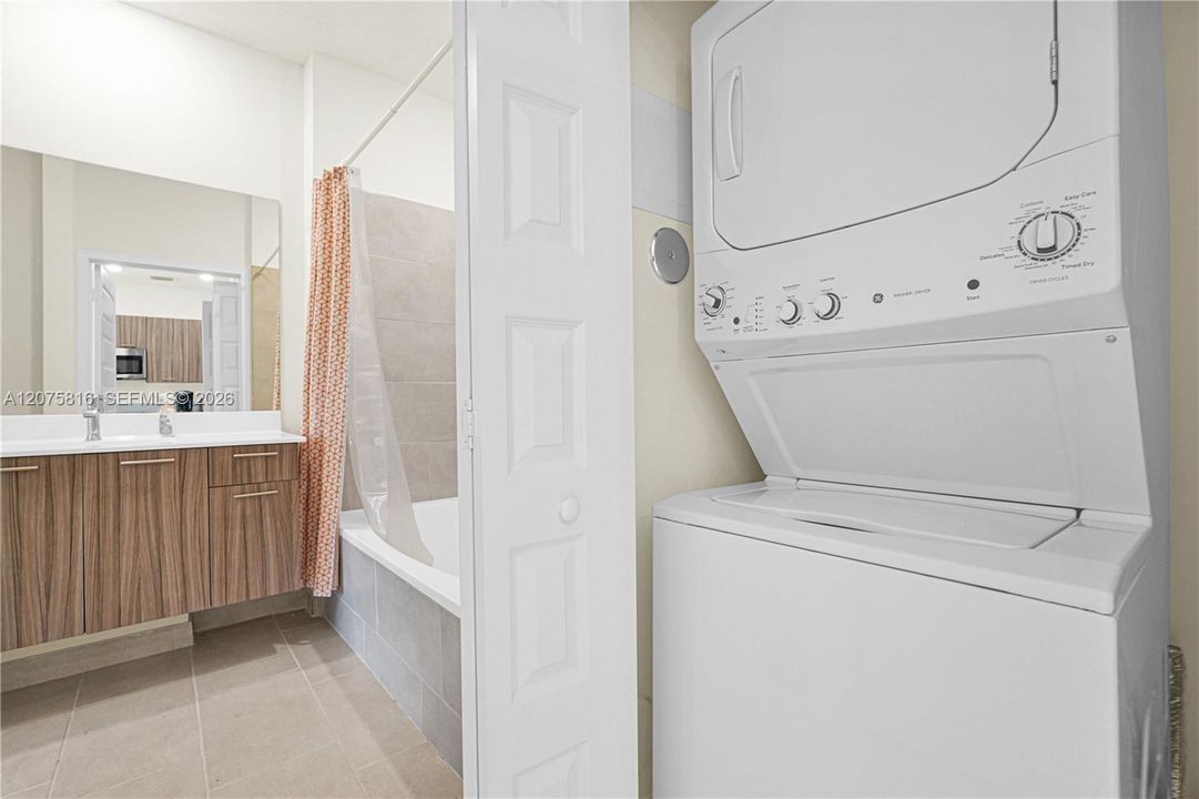 En Venta: $322,000 (1 camas, 1 baños, 738 Pies cuadrados)