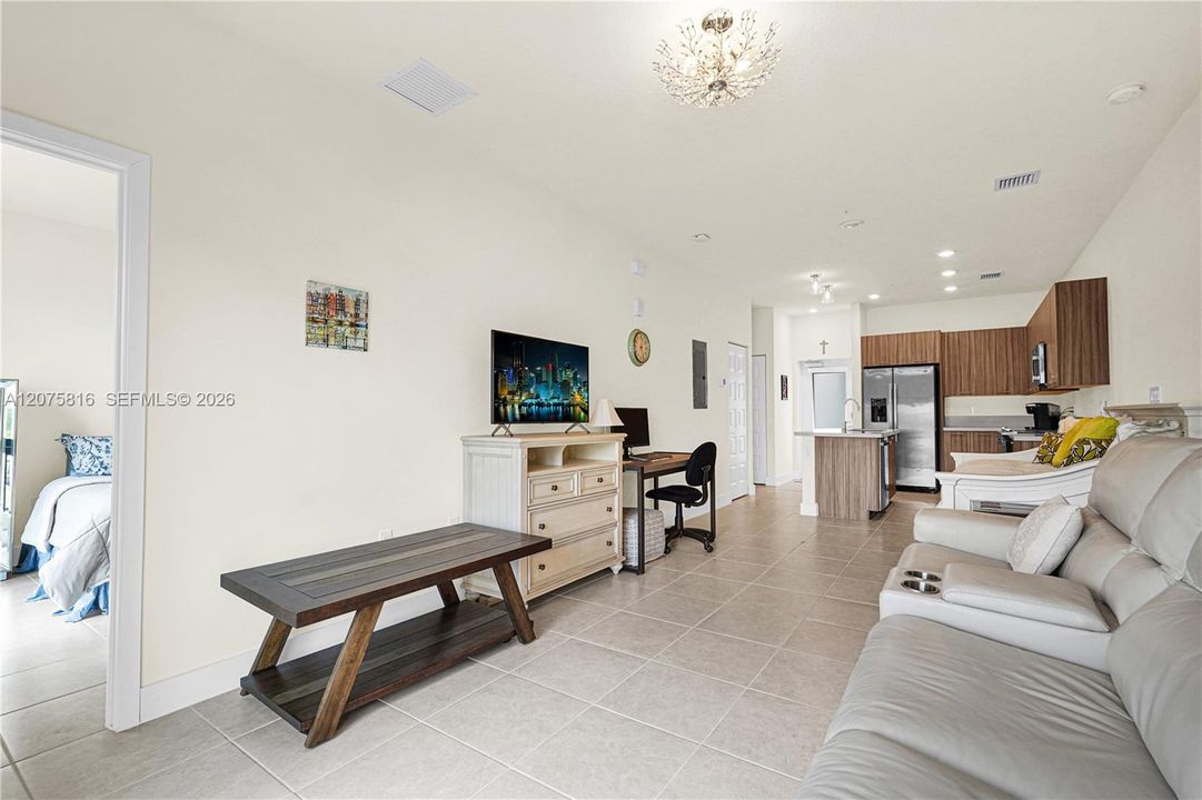 En Venta: $322,000 (1 camas, 1 baños, 738 Pies cuadrados)