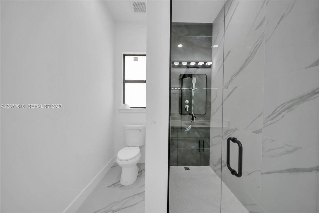 For Sale: $299,999 (3 beds, 2 baths, 1501 Square Feet)