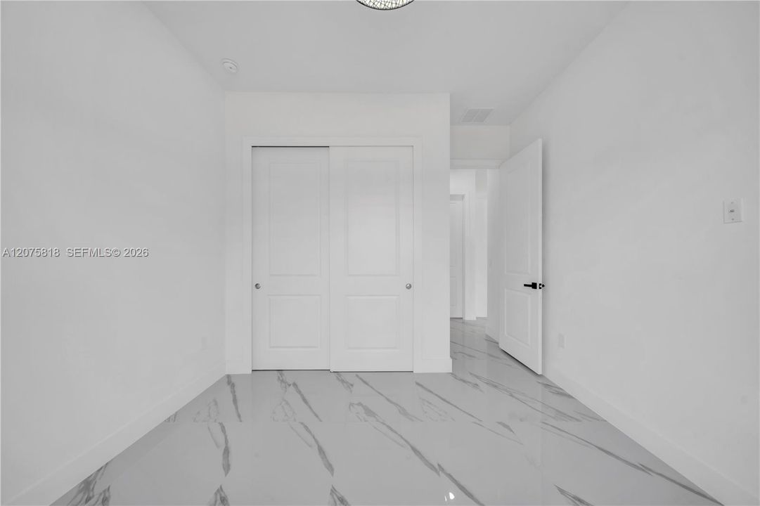 For Sale: $299,999 (3 beds, 2 baths, 1501 Square Feet)