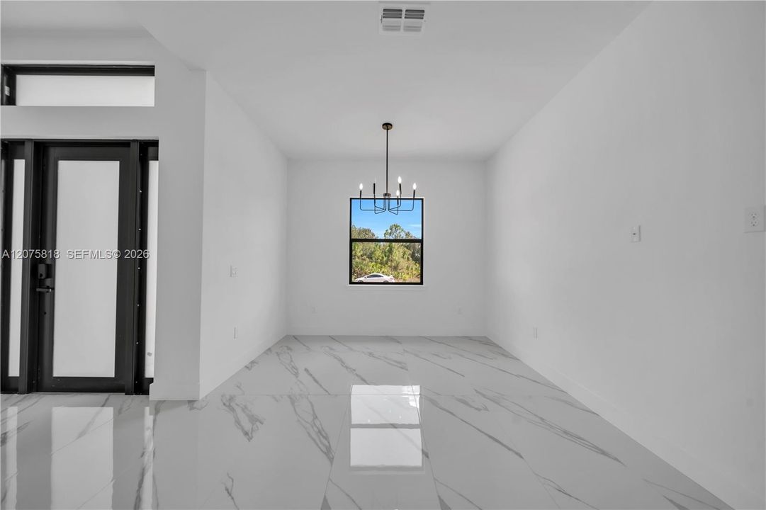 For Sale: $299,999 (3 beds, 2 baths, 1501 Square Feet)
