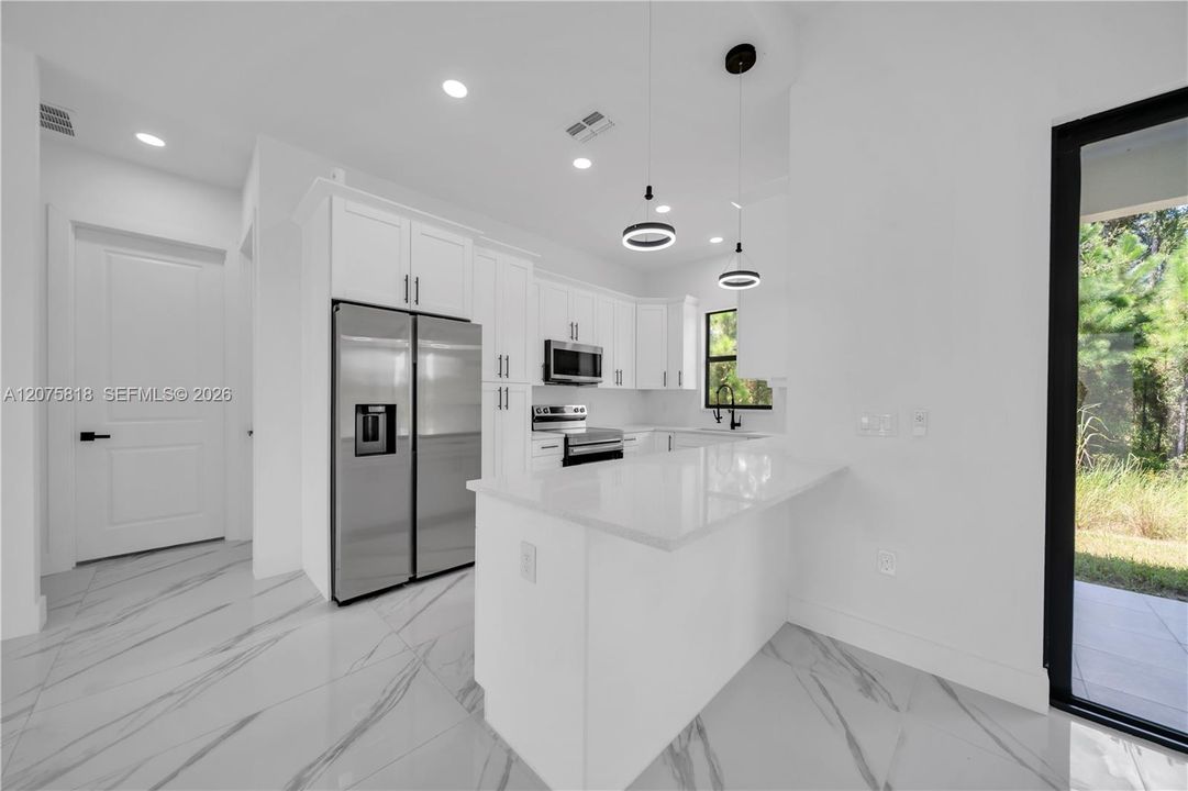 For Sale: $299,999 (3 beds, 2 baths, 1501 Square Feet)