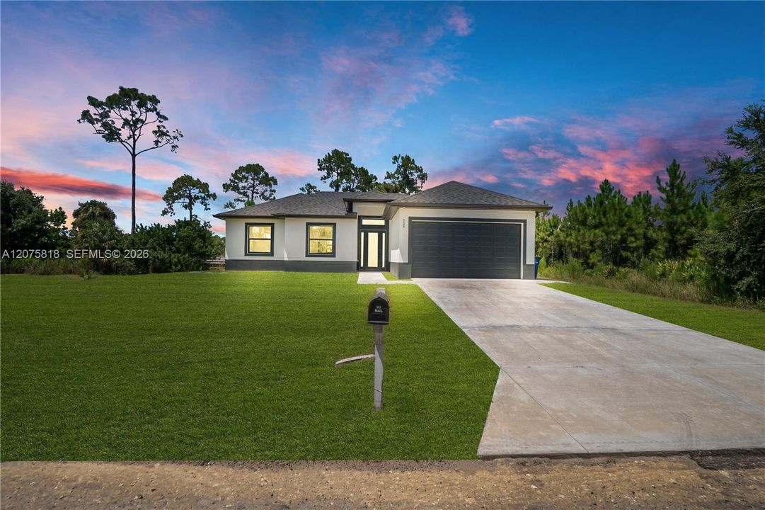 For Sale: $299,999 (3 beds, 2 baths, 1501 Square Feet)