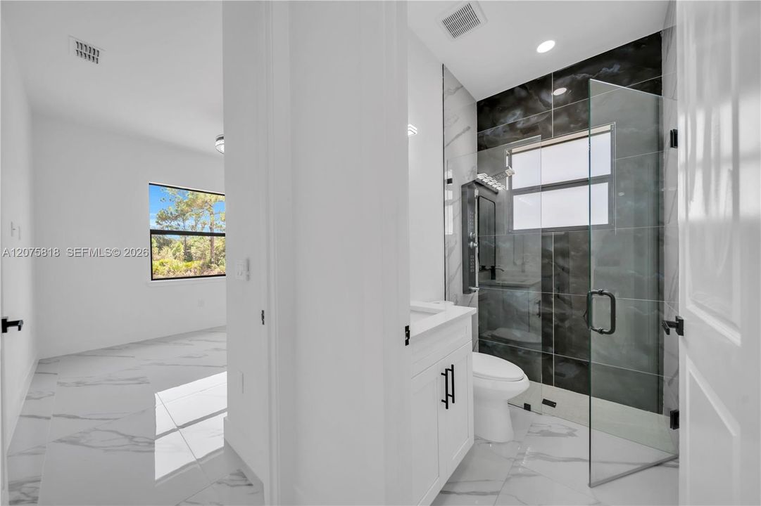 For Sale: $299,999 (3 beds, 2 baths, 1501 Square Feet)