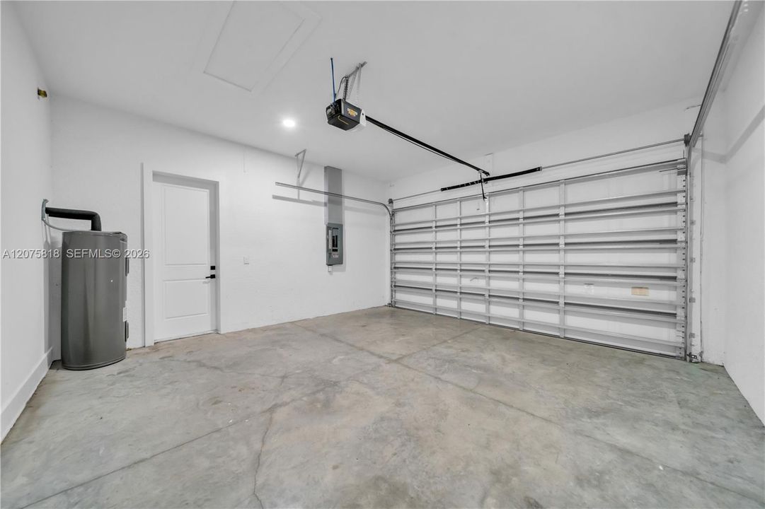 For Sale: $299,999 (3 beds, 2 baths, 1501 Square Feet)