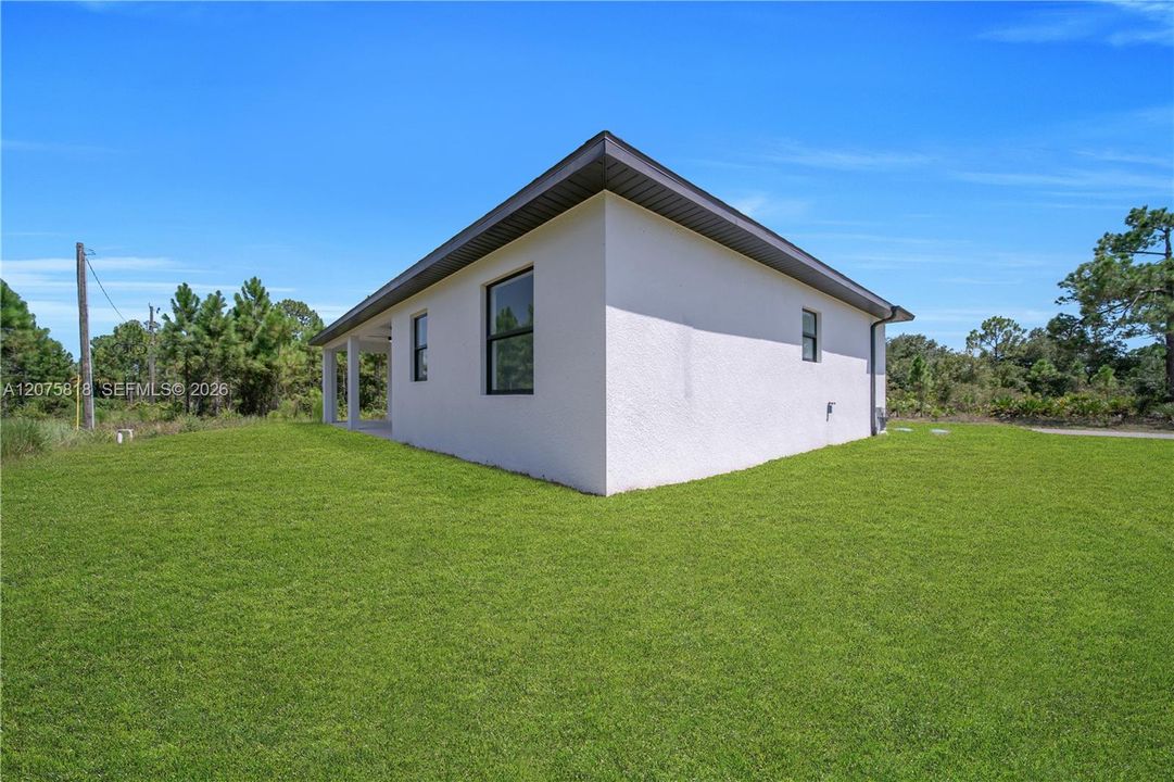 For Sale: $299,999 (3 beds, 2 baths, 1501 Square Feet)