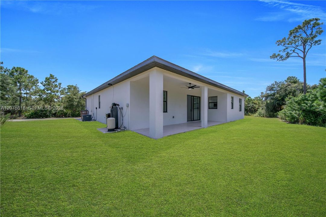 For Sale: $299,999 (3 beds, 2 baths, 1501 Square Feet)
