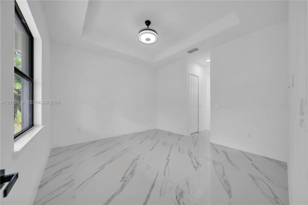 For Sale: $299,999 (3 beds, 2 baths, 1501 Square Feet)