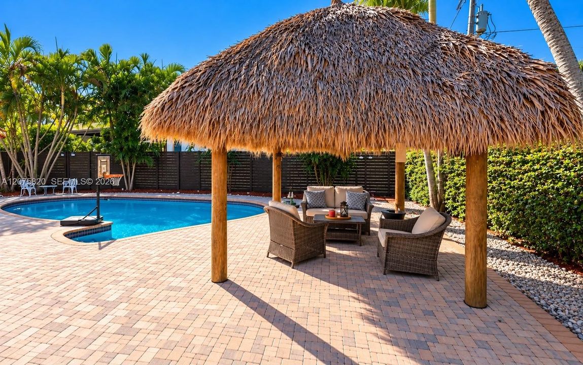 En Venta: $1,425,000 (5 camas, 3 baños, 4035 Pies cuadrados)