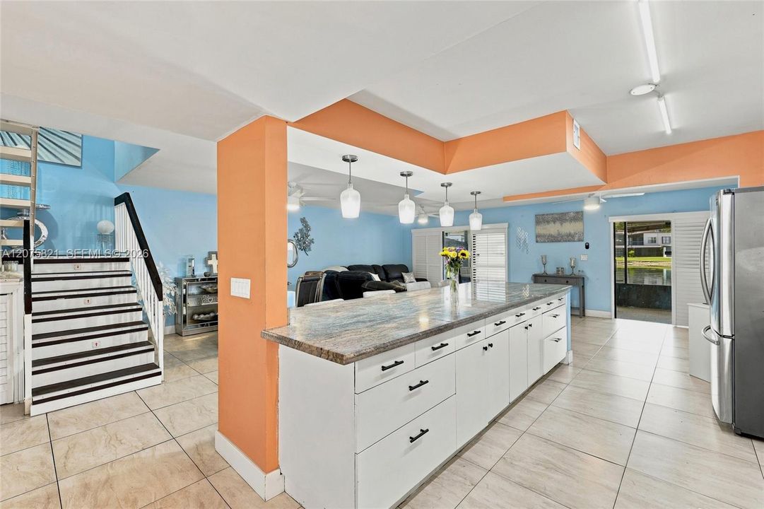 На продажу: $425,000 (3 спален, 2 ванн, 2170 Квадратных фут)